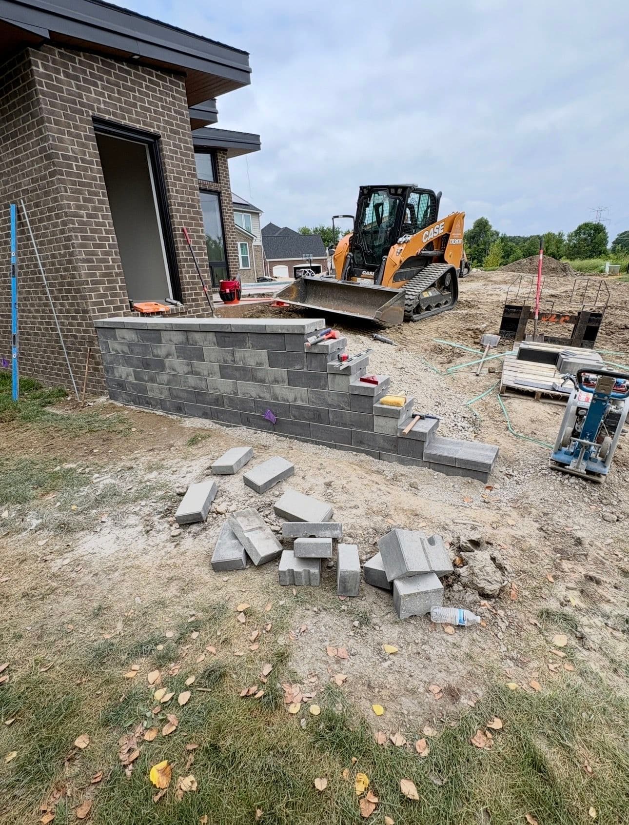 Project Unilock Pisa Retaining Wall Tackles a Big Grade Change in Northville image